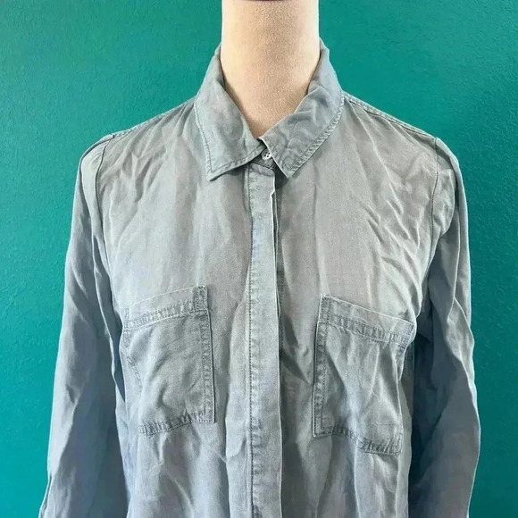 Splendid Blue Lyocell Light Wash Blue Button-Down Soft Denim Shirt Size S - Picture 2 of 6